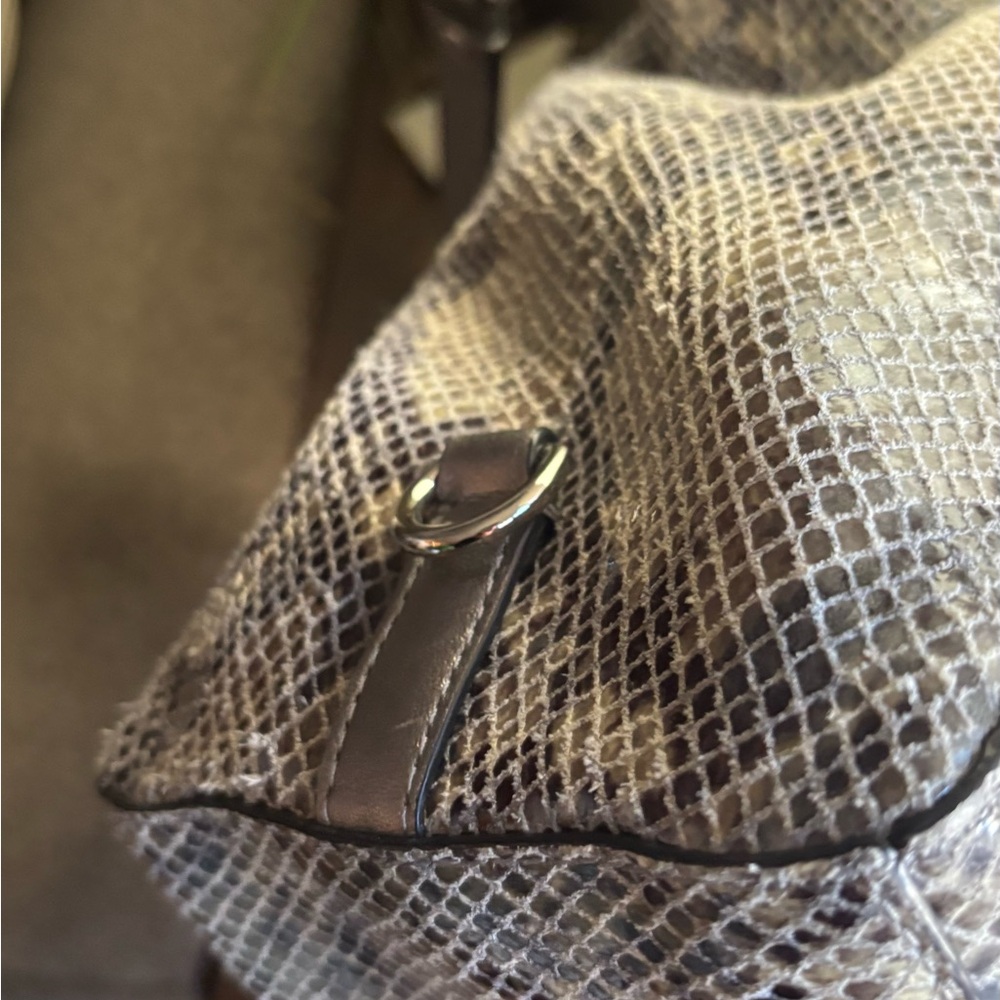 RARE🔥AUTHENTIC COACH 1961 leather Snakeskin metallic leather zip shoulder - Picture 8 of 16